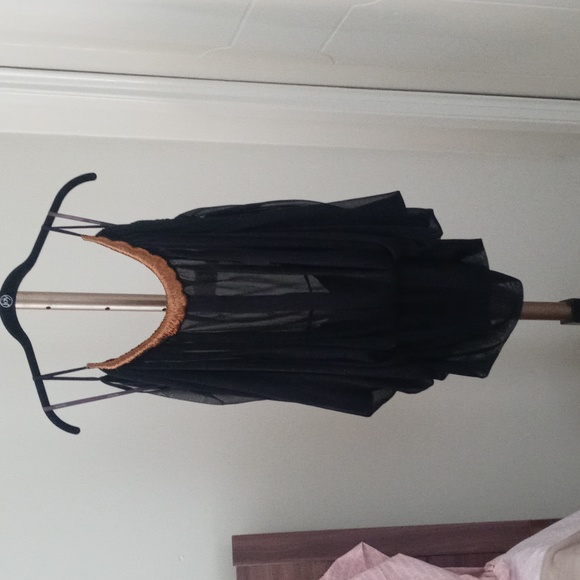 Vera Wang Women's Black Sheer See Thru Flair Long Sleeve Back Out Blouse Skirt - Picture 6 of 6